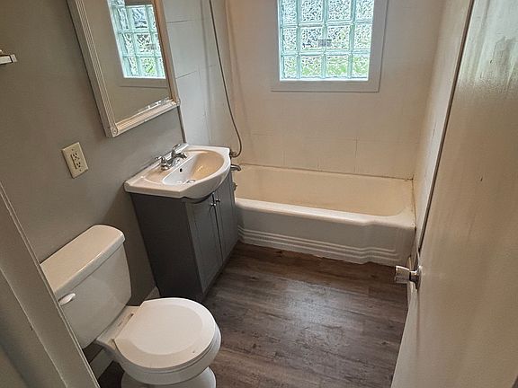 5th image of 1713 Cole Creek Dr