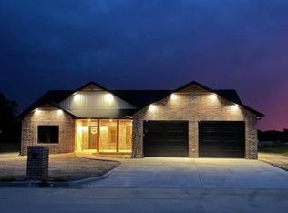 2705 Ferris Dr, Mountain Grove, MO 65711