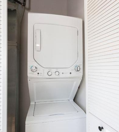 4th image of 1602 W Belle Plaine Ave #1608-1