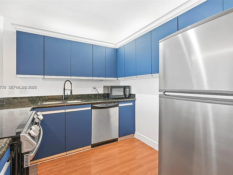 2500 Parkview Dr #1503 — Photo 5