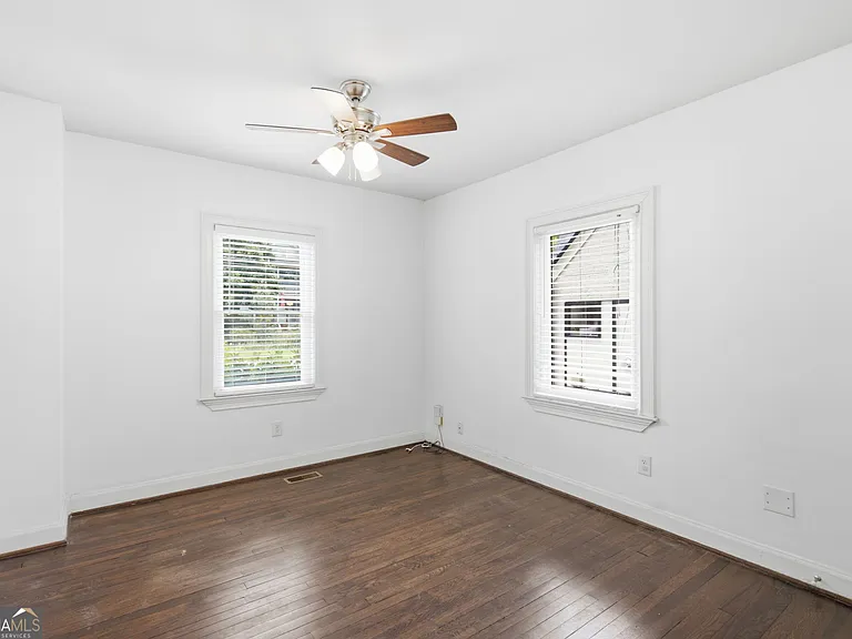 1669 Emerald Ave SW — Photo 18