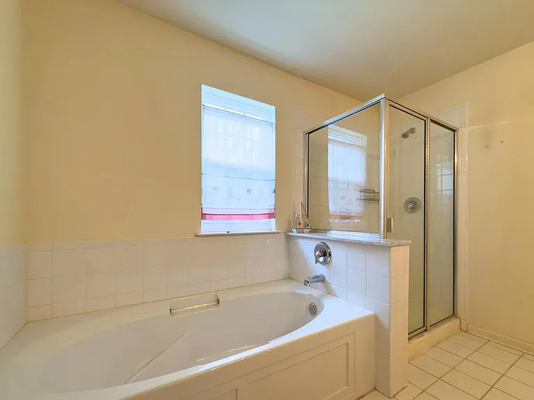 315 Birch Ct — Photo 12