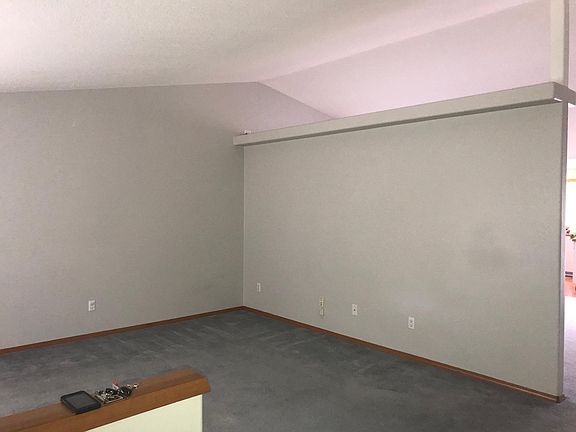 4th image of 4915 NE 57th St
