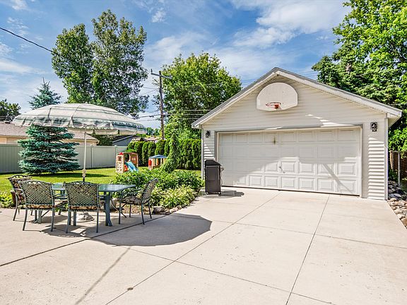4th image of 31644 Fairfax St