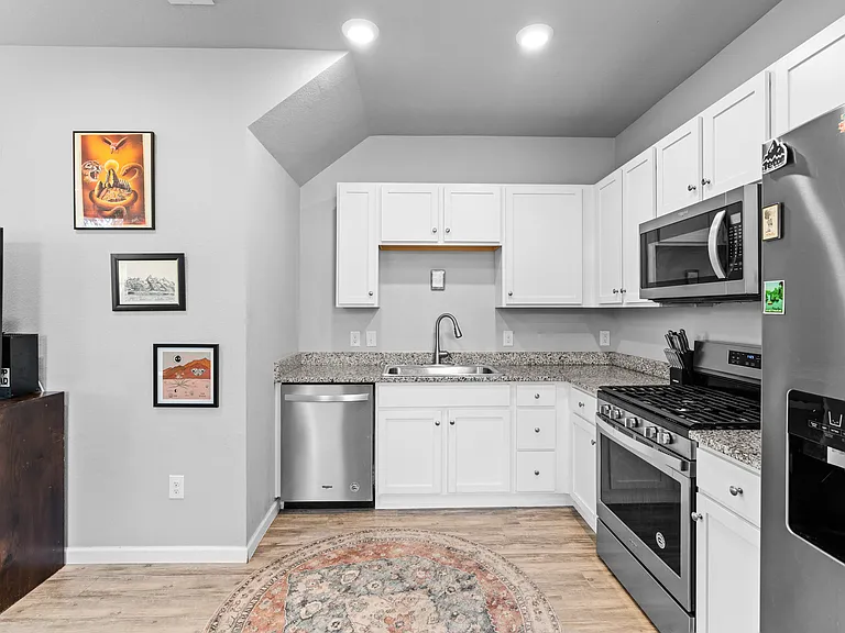 1144 Oak Cir — Photo 21
