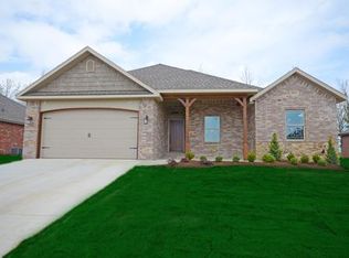 5601 Murfield Dr, Rogers, AR 72758