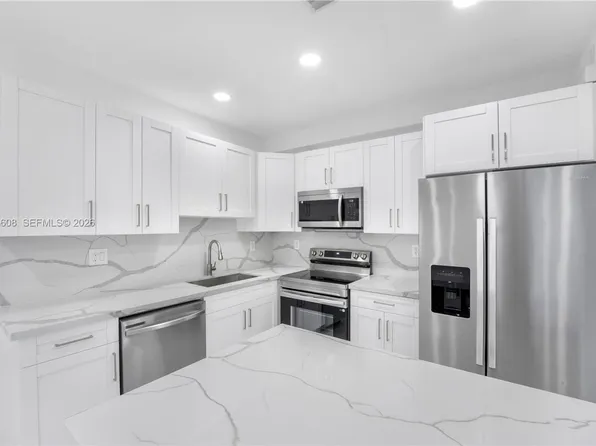 2802 SW 128th Way #B, Hollywood, FL 33027