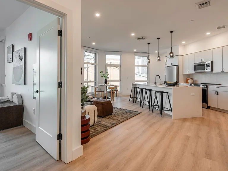 Verge Residences — Photo 44