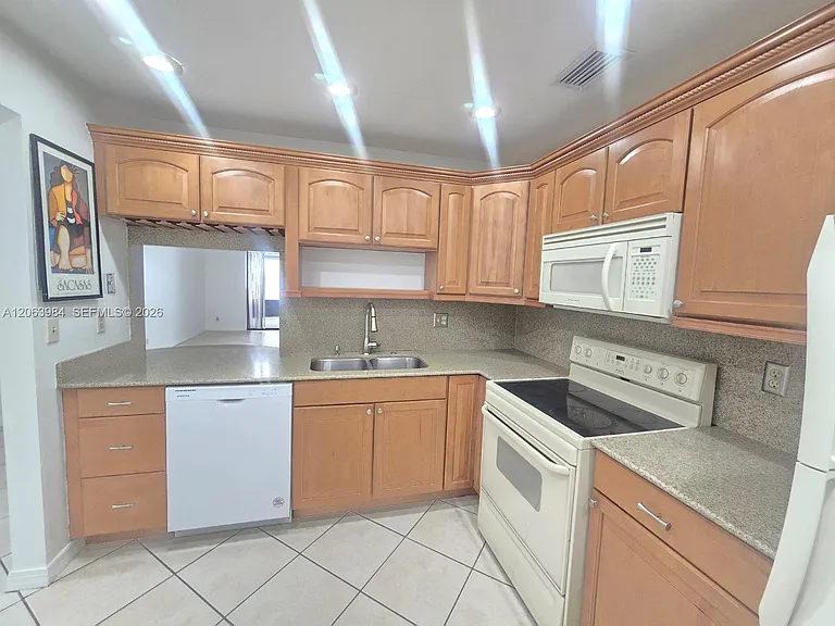 11588 SW 112th Ave — Photo 3