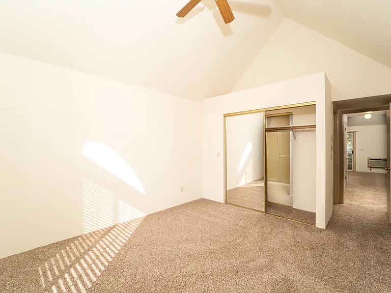 Morning Glory Circle Apartments — Photo 10