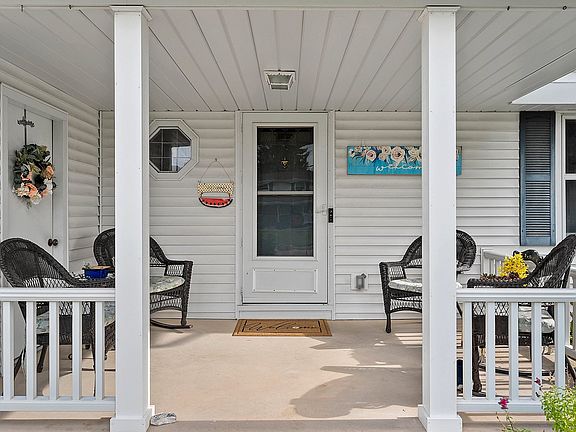 3rd image of 169 Kenney St