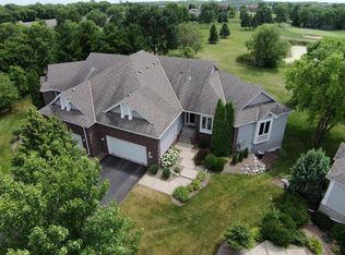 8834 Pointe Vista Dr, Victoria, MN 55386