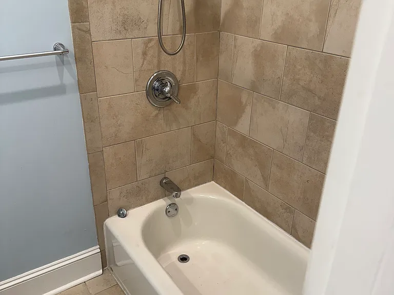 1115 Floyd Ave — Photo 37