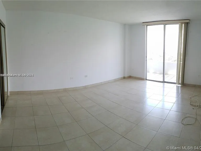 5555 Collins Ave #11U — Photo 13