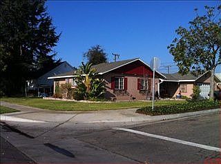 2nd image of 423 S Ranch St