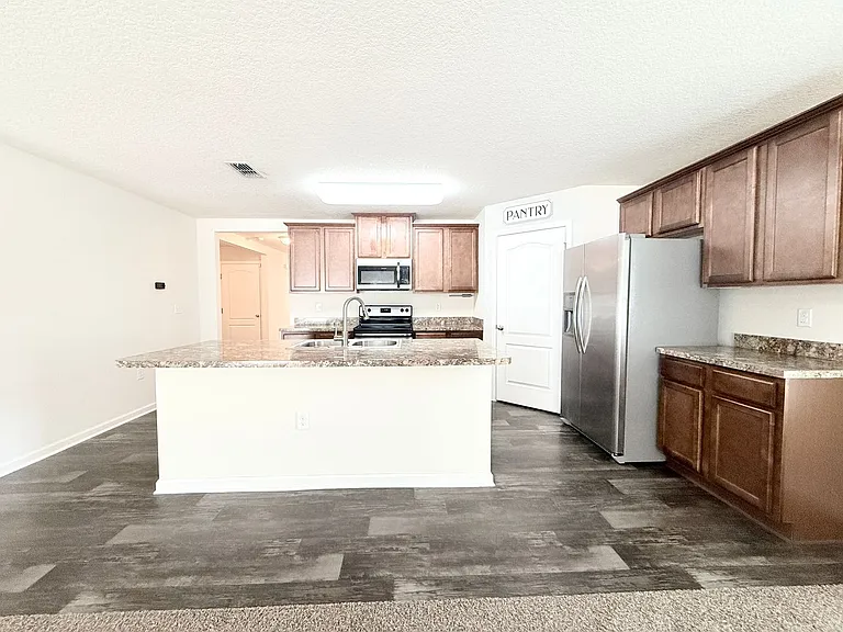 12306 Crossfield Dr — Photo 18