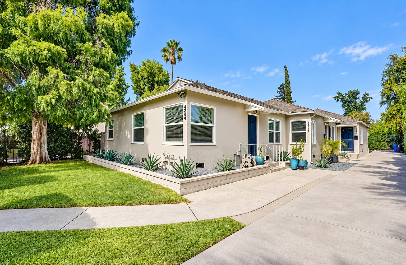 4244 Tujunga Ave — Photo 1