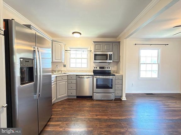 5th image of 922 Fall Circle Way