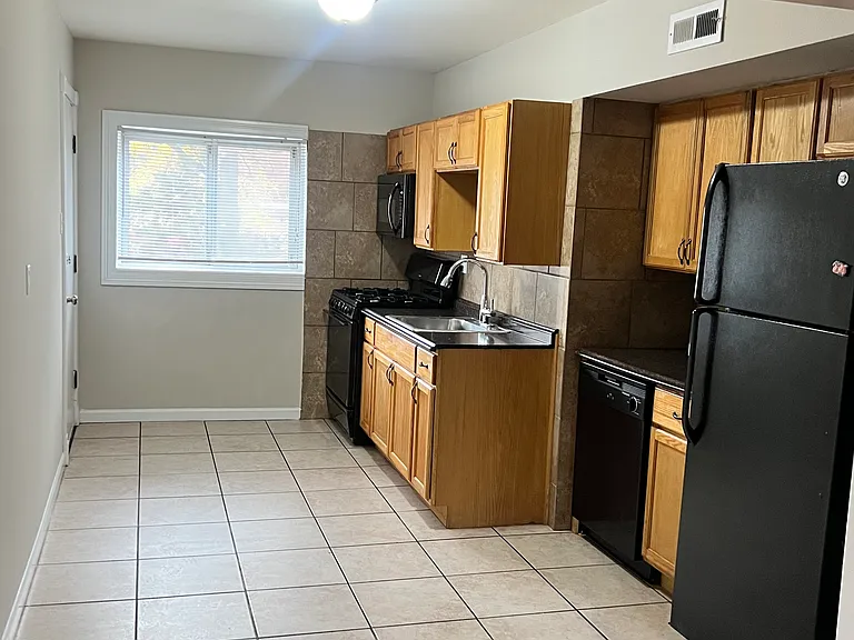 Clydesdale Apartments — Photo 18