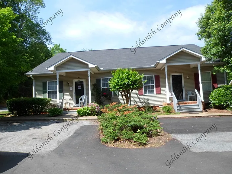211A Hillandale Rd — Photo 1