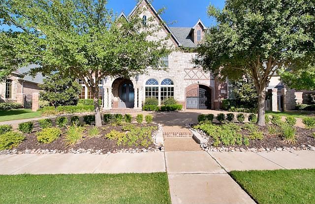 1st image of 1204 Clubhouse Ct