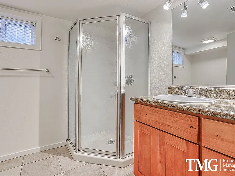 8164 SE 52nd Ave — Photo 11