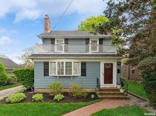 8 Poppy Pl, Floral Park, NY 11001