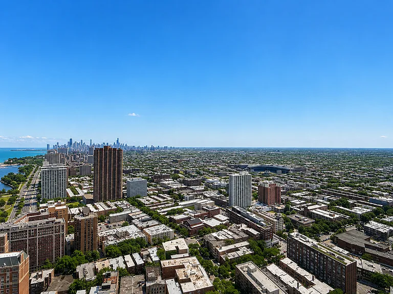 655 W Irving Park Rd #5303 — Photo 7