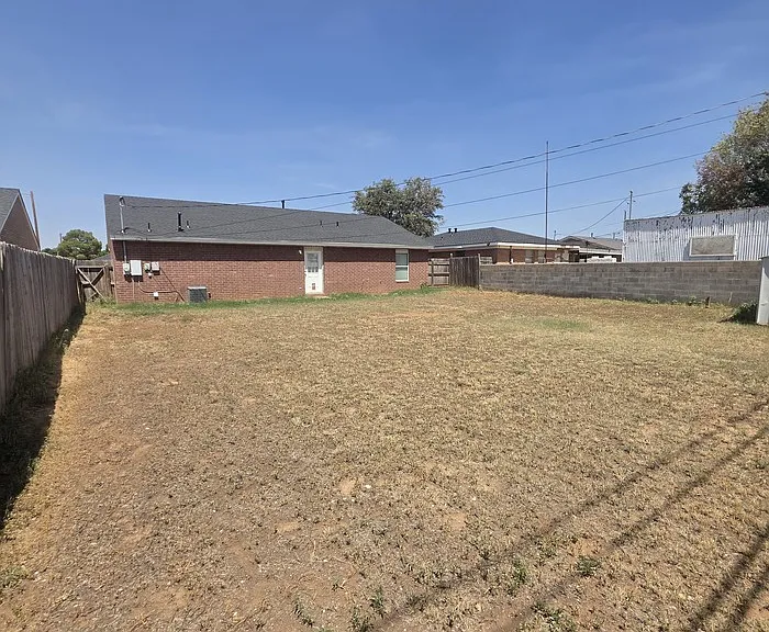 707 Devonian Dr — Photo 28