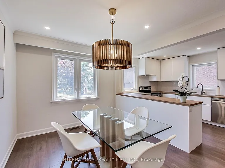 1097 Glengrove Ave — Photo 8