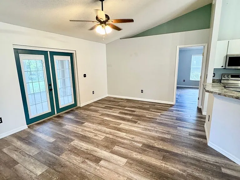 941 Park Valley Cir — Photo 13