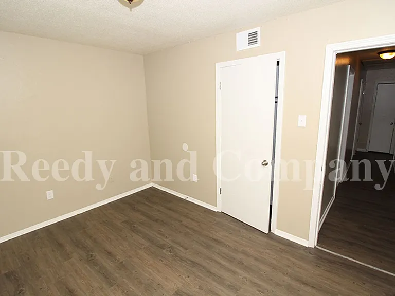 4557 Spring Valley Dr — Photo 16