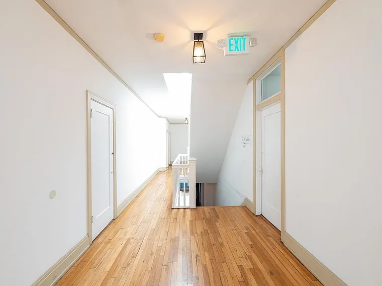 1023 4th St #1 — Photo 9