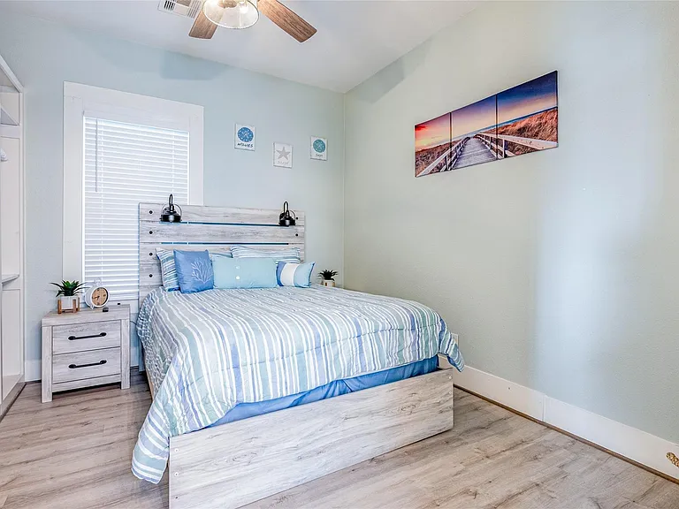 1208 Avenue K — Photo 7