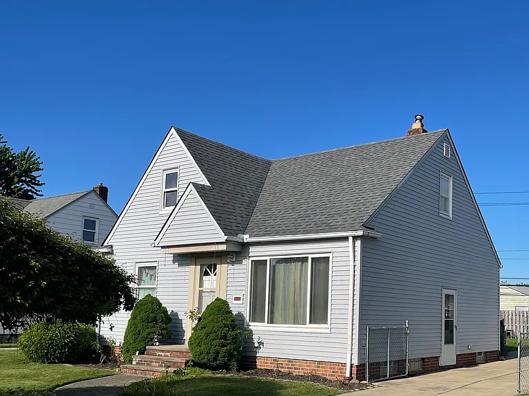 4711 Southwood Dr — Photo 2