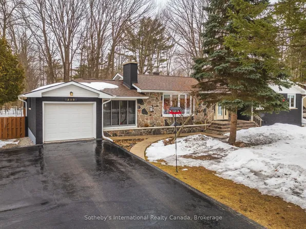 230 Alexander St, Gravenhurst, ON P1P 1A6