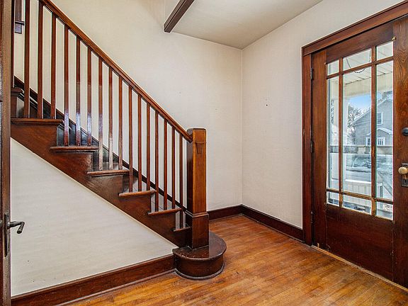 3rd image of 603 E Dowland St