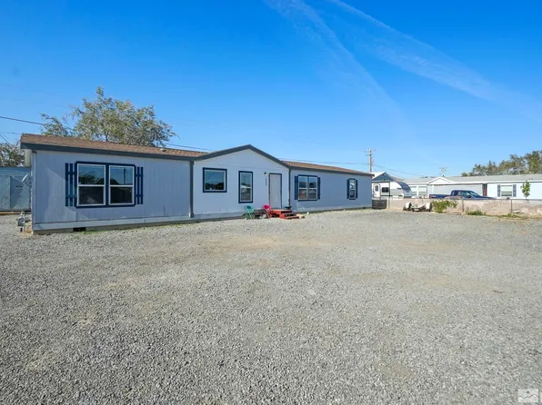 2985 Toiyabe St, Silver Springs, NV 89429