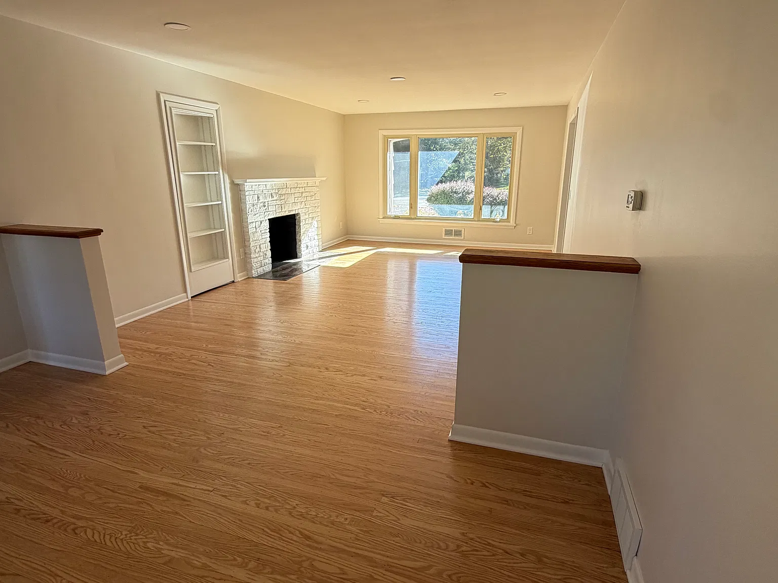 3 bed, 1360 sqft, $3,200 — Photo 3