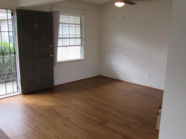 1149 E Carson St #9 — Photo 4