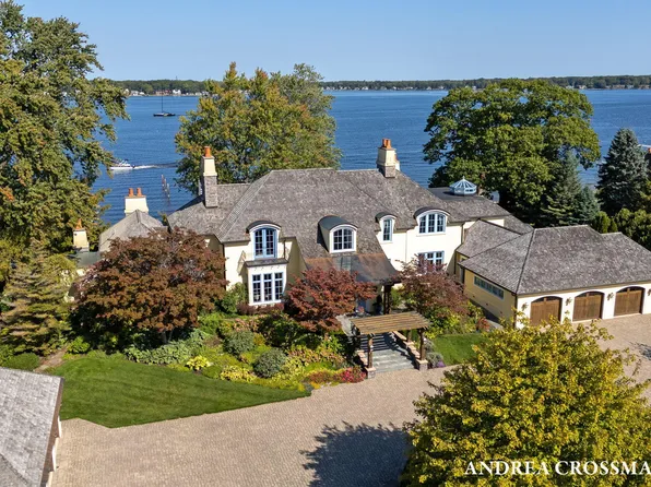 1933 S Shore Dr, Holland, MI 49423