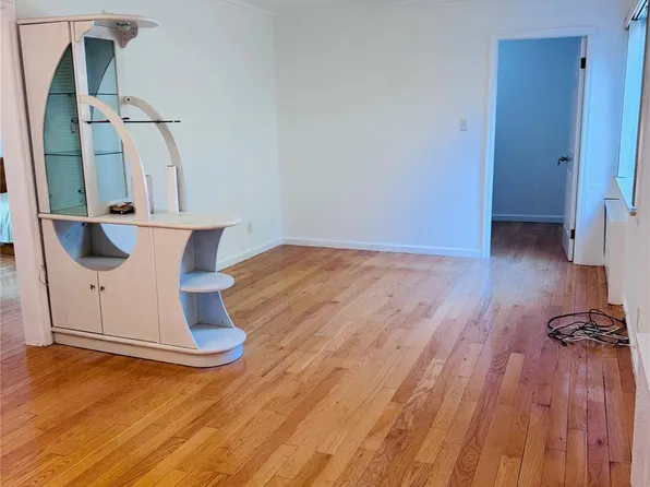 138-29 Jewel Ave #3D, Flushing, NY 11367