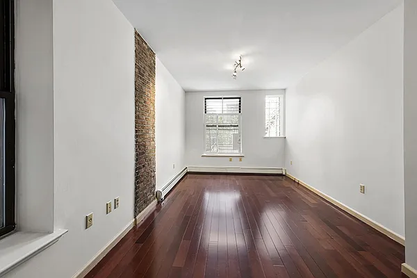 Rented by Curzon Real Estate | media 5