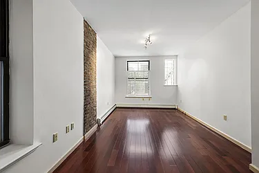 Rented by Curzon Real Estate