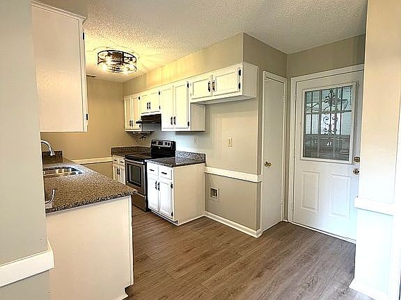 3rd image of 3247 Elmore Park Rd