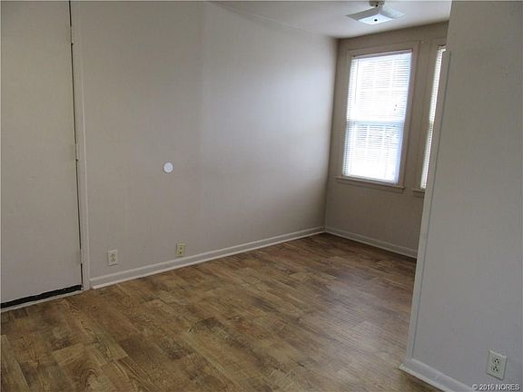 3rd image of 2800 N Pine St