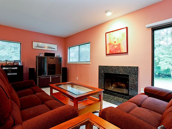 4th image of 86 Deerfield Ln #8-6