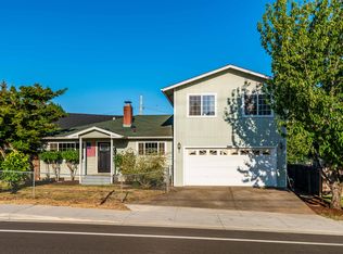 352 N Comstock Rd, Sutherlin, OR 97479