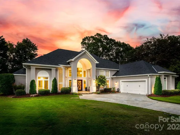 16105 Whitesail Dr, Charlotte, NC 28278