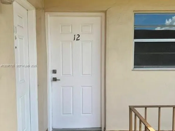 6365 SW 8th St #12, Miami, FL 33144